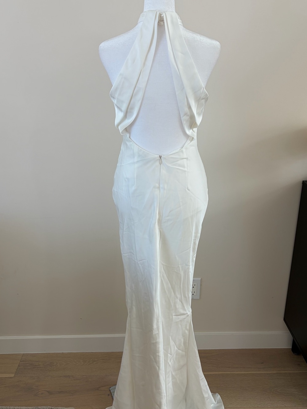 Sleek White Halter Maxi Dress - Picture 4 of 6